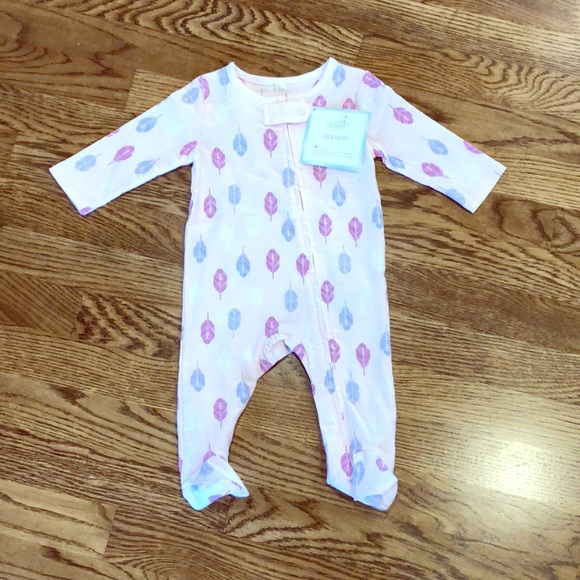 aden and anais footed sleeper